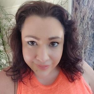 Meet your Posher, Stella